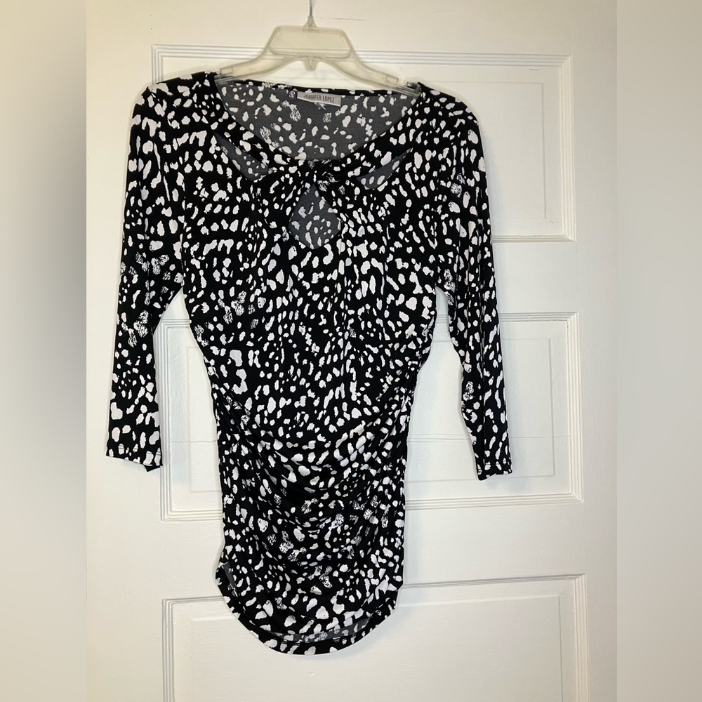 Jennifer Lopez fitted blouse